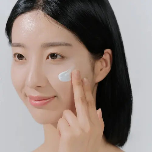 SKIN1004 Madagascar Centella Hyalu-Cica Water-Fit Sun Serum, PA++++, 50ml, KOREAN BEAUTY